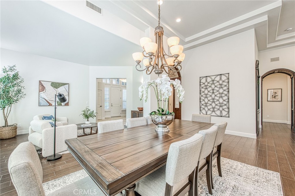 Property Image 1668835674
