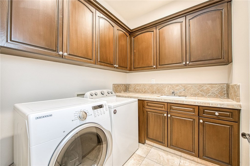 Property Image 1668777581