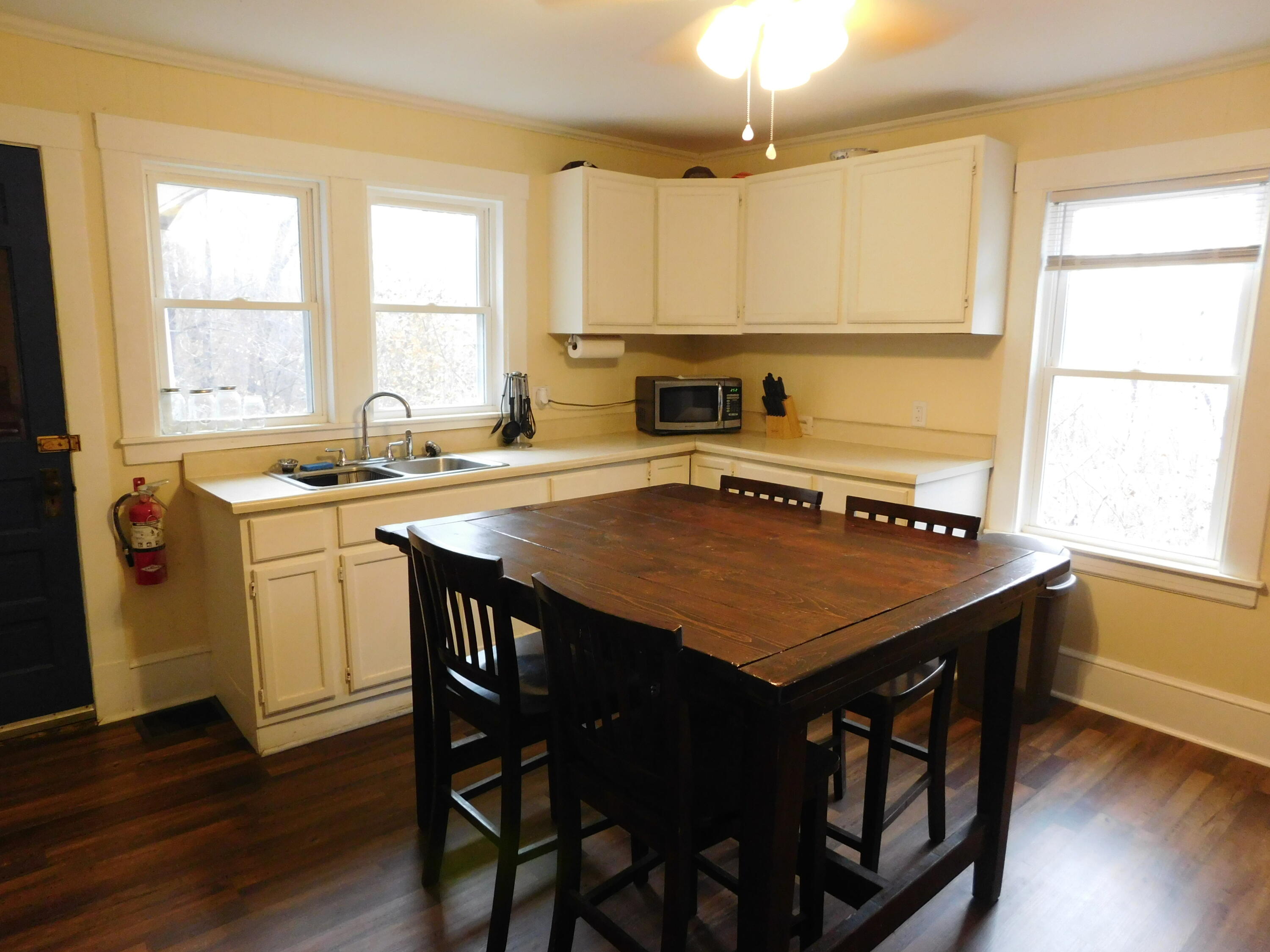 Property Image 1483748562