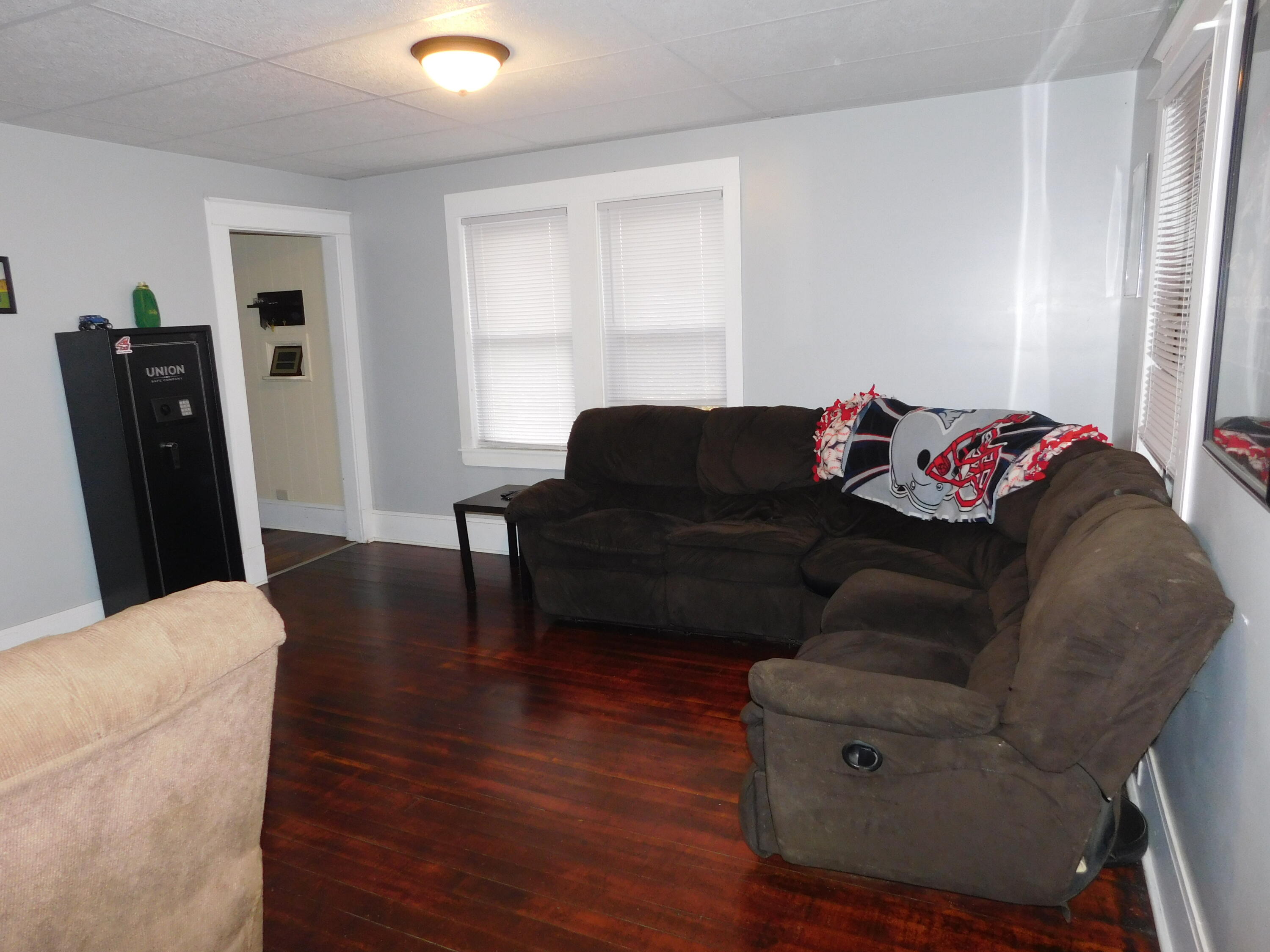 Property Image 1483748581