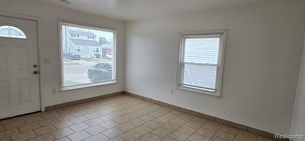 Property Image 1646346003
